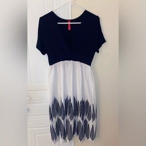 Hello MIZ White and Blue leaf maternity dress